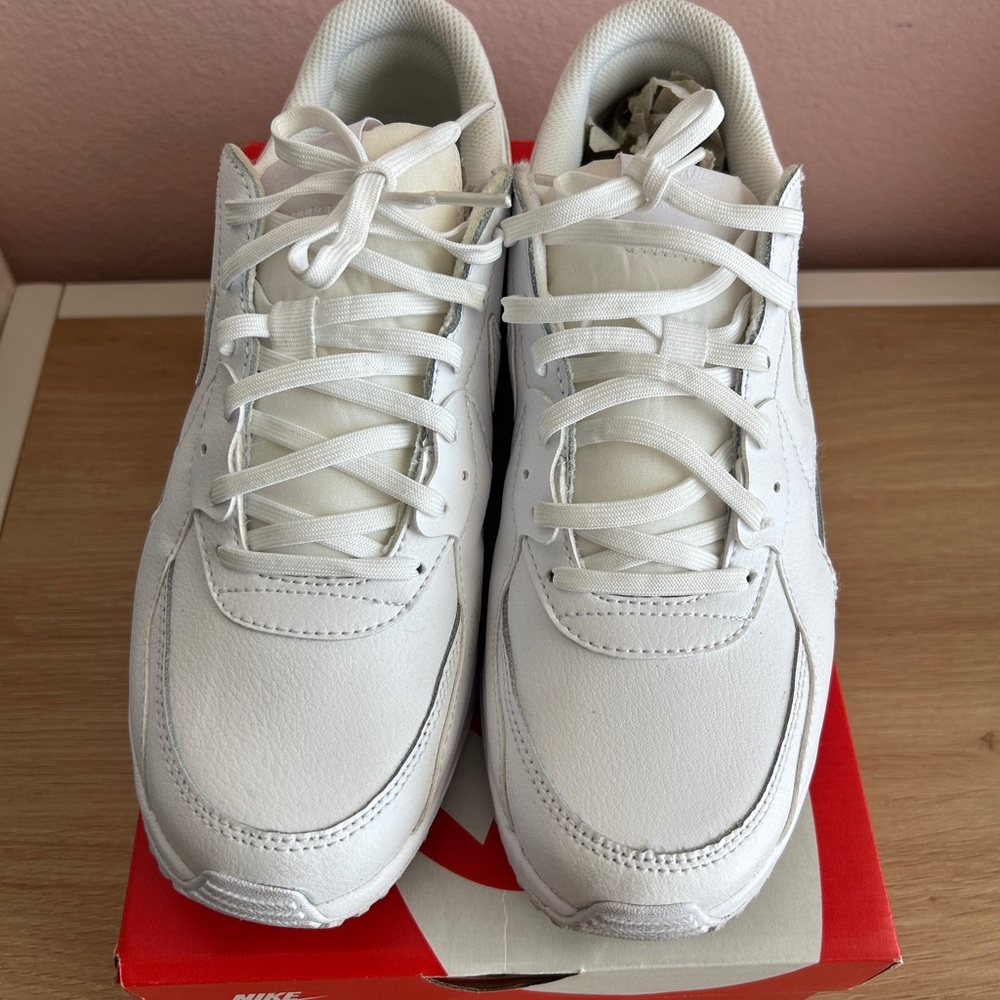 Nike Women’s Air Max Shoes - Picture 3 of 6